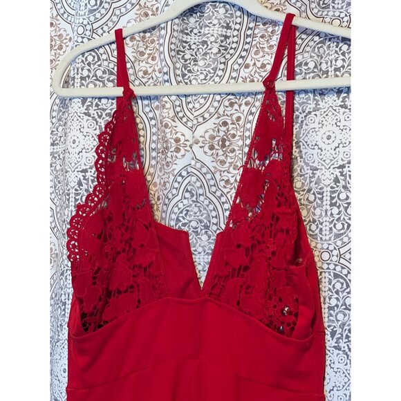 Red Lace Detail V-Neck Jumpsuit - Size M - Picture 4 of 13